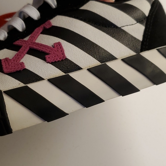 Off-White sneakers - Picture 4 of 16